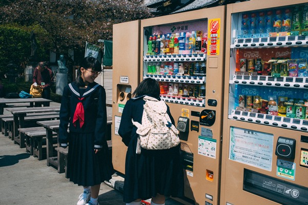無人自動售貨機(jī)賣什么最賺錢